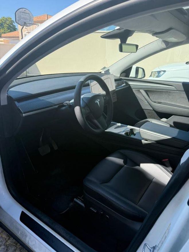 Tesla Model Y Propulsion Blanc Verni de 2023