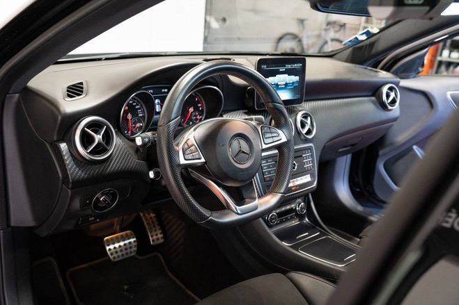 Mercedes Classe A 200d Fascination 7G-DCT - Toit ouvrant / NOIR de 2017