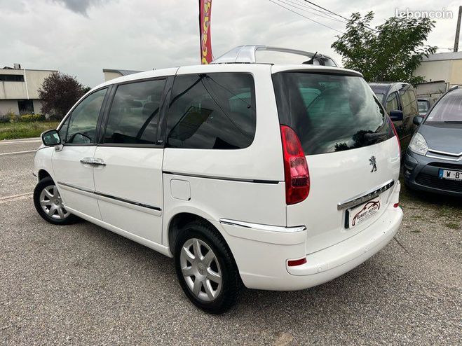 Peugeot 807 2.0 HDi 136 monospace Blanc de 2012