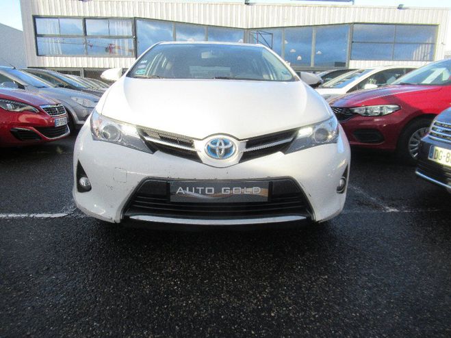 Toyota Auris Hybride 136h Dynamic Blanc de 2013