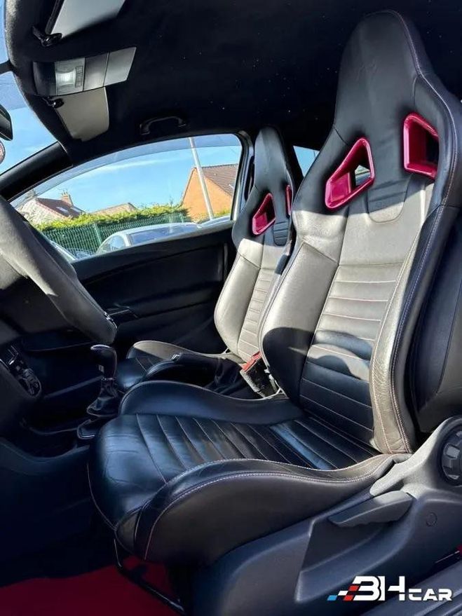 Opel Corsa Opel Corsa OPC 1.6 T 210 NURBURGRING EDITION LIMITE Blanc de 2013