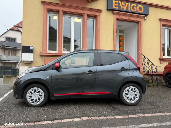 Toyota Aygo 1.0 VVTI 70 X-PLAY-CAMERA DE RECUL-BVM-G Gris de 2019