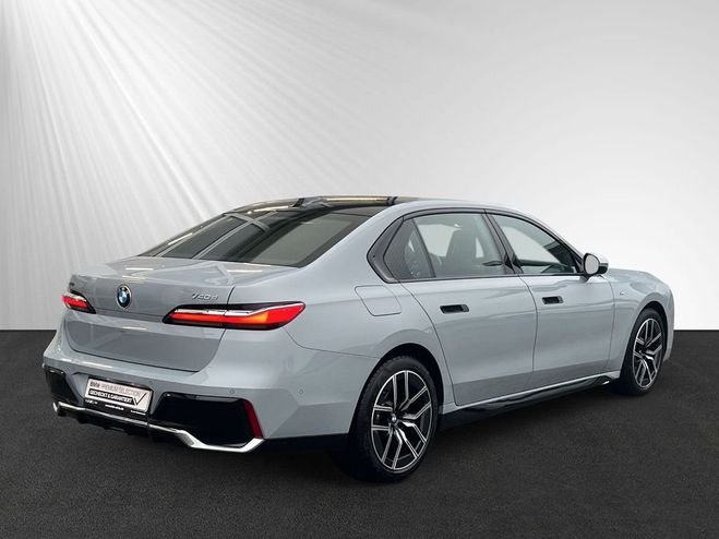 BMW Serie 7 740d xDrive M Sport PanoSkyLounge Bowers Gris Mtallique de 
