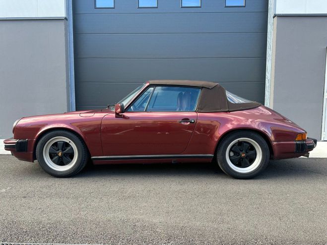 Porsche 911 Carrera 3.2 Cabriolet 207ch bordeaux de 1986