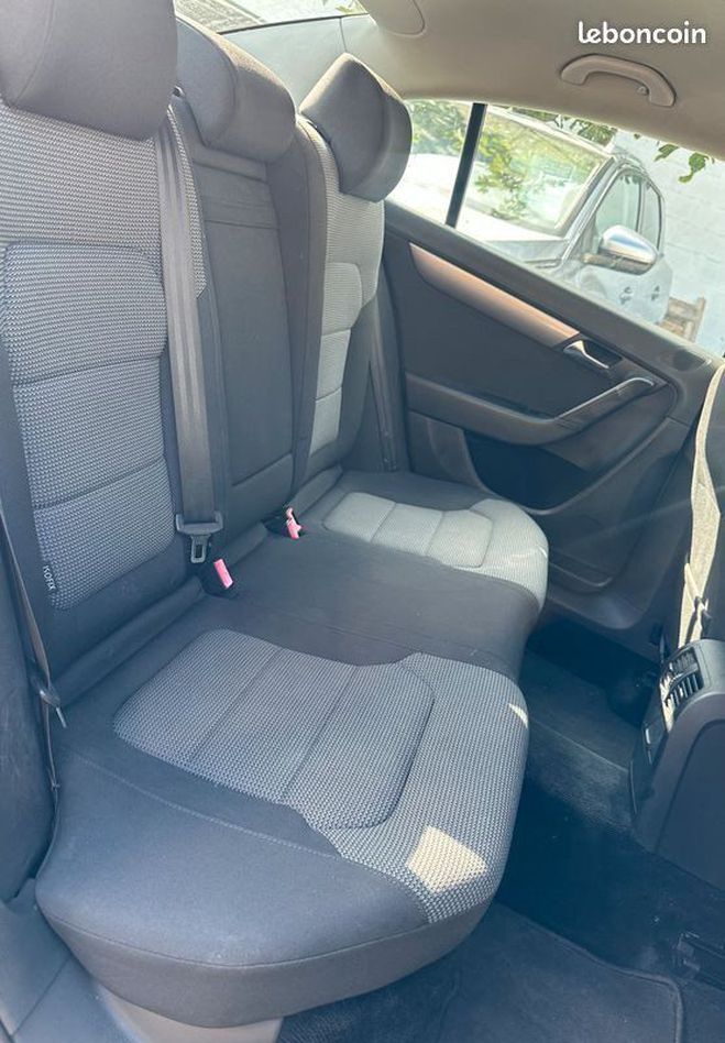 Volkswagen Passat 1.6 tdi bluemotion Gris de 2011