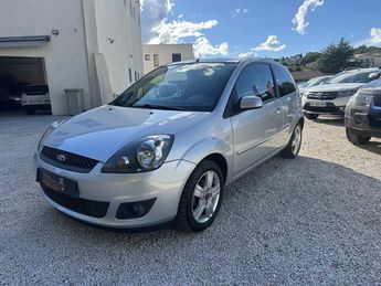  Voir détails -Ford Fiesta IV 1.4 TDCI GHIA 3P 112000KMS à Antibes (06)