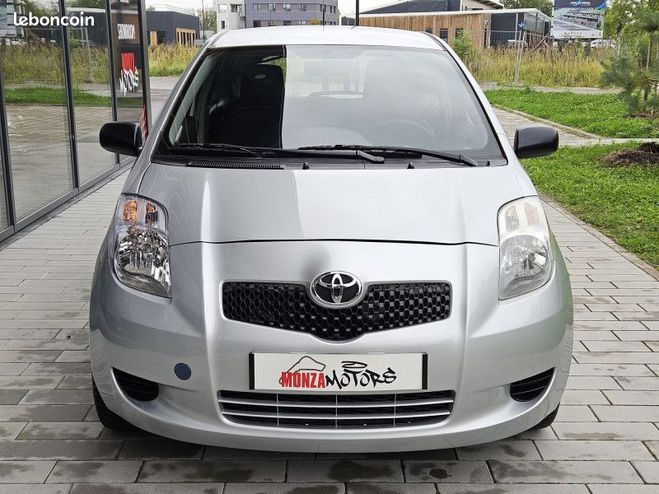 Toyota Yaris 1.0 VVT-I 68CH 3P Gris de 2006