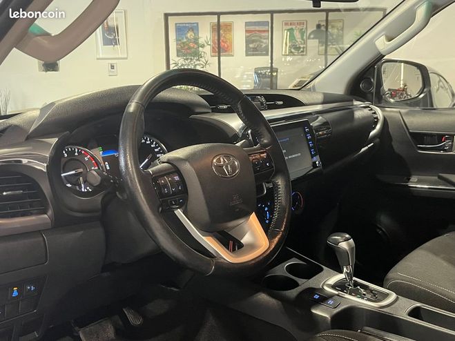 Toyota HI LUX iv (2) 2.8 d-4d 9cv x-tra legende 4wd au Gris de 2021