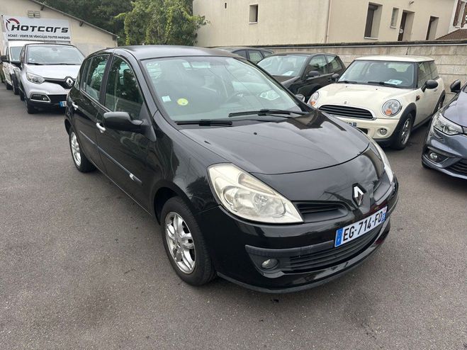 Cliquer pour voir la photo suivante Renault Clio III 1.2 16V 75 Dynamique Noir de 2008