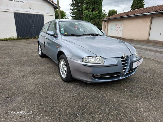 Alfa romeo 147 TS 1.6 120 CV DISTNCTIVE Gris de 2001