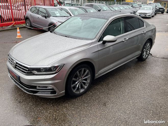 Volkswagen Passat 2.0 TDI 150CH BLUEMOTION TECHNOLOGY CARA Gris de 2017