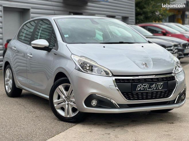 Peugeot 208 1.2 82ch Signature 5P GPS Camra Attelag Gris de 2018