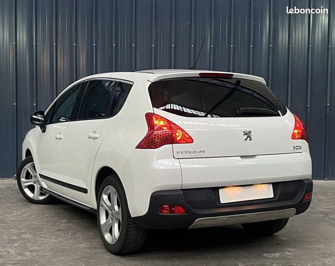 Peugeot 3008 Fline Boite automatique 1.6l HDI 112ch  Blanc de 2010