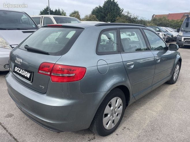 Audi A3 Sportback 1.6 TDI 105CH DPF START-STOP A Bleu de 2011
