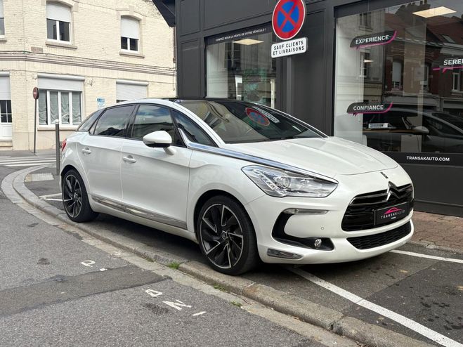 Citroen DS5 e-HDi 115 So Chic ETG6 / ATTELAGE Blanc de 2014