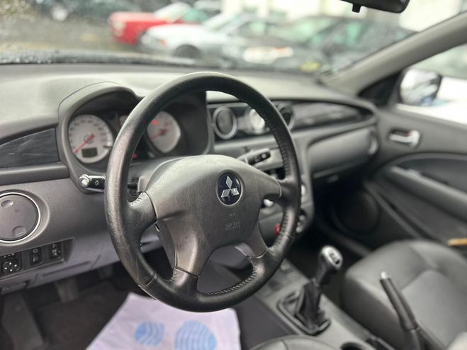Mitsubishi Outlander 2.0 Intense Gris de 2004