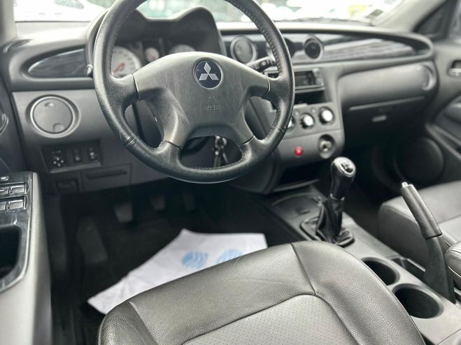 Mitsubishi Outlander 2.0 Intense Gris de 2004
