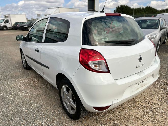 Renault Clio Yahoo! Blanc de 2011