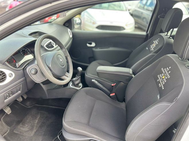 Renault Clio Yahoo! Blanc de 2011