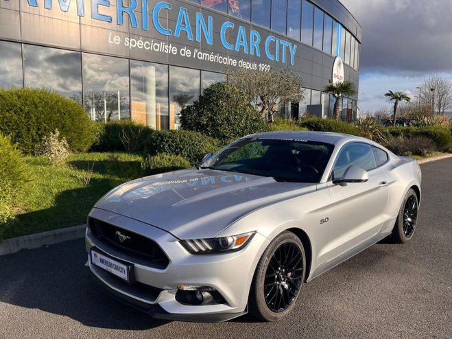 Ford Mustang GT Fastback V8 5.0L Gris clair de 2016