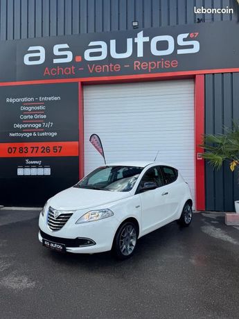  Voir détails -Lancia Ypsilon 1.2 ESSENCE 69 CV FAIBLE KMS à Bischwiller (67)