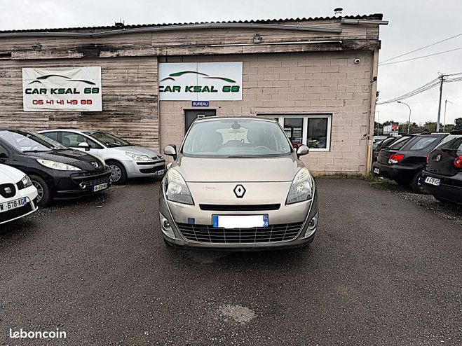 Renault Grand Scenic III 2.0 16V 140CH PRIVILEGE CVT 5 PLACES Beige de 2009