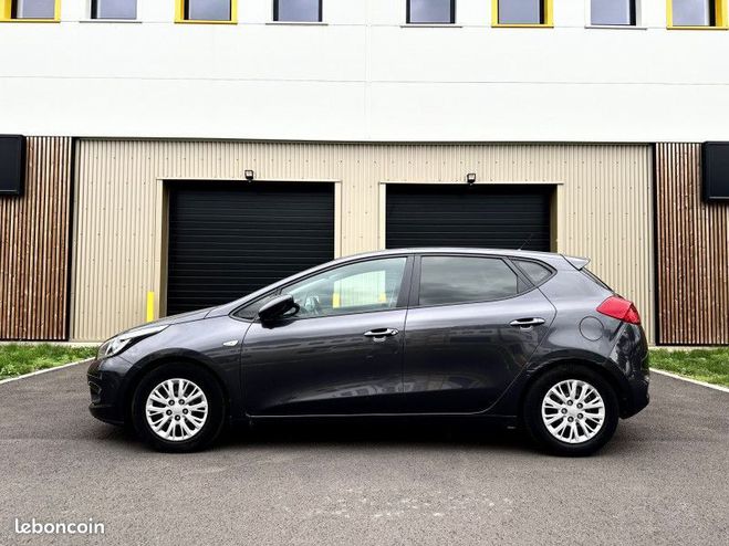 Kia Ceed d Ceed 1.4 100CH MOTION ISG PREMIRE MAI Gris de 2015