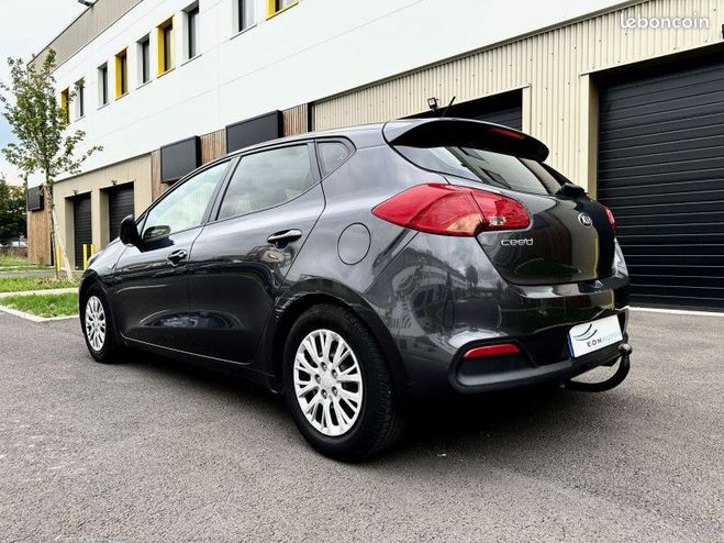 Kia Ceed d Ceed 1.4 100CH MOTION ISG PREMIRE MAI Gris de 2015