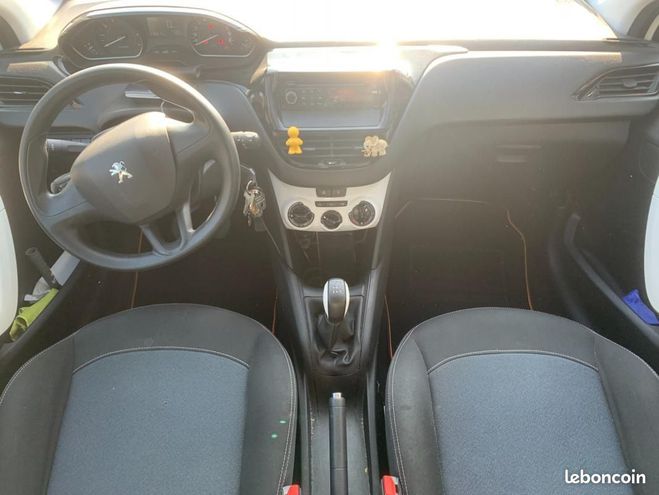 Peugeot 208 GENERATION-I 1.2 PURETECH 68 LIKE Noir de 2018