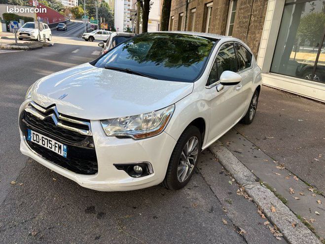 Citroen DS4 So chic 1.6 Hdi 115 Etg6 Blanc de 2012