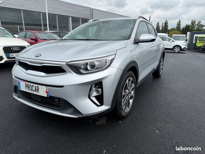Kia Stonic 1.0 t-gdi 120 mhev gt line Gris de 2021