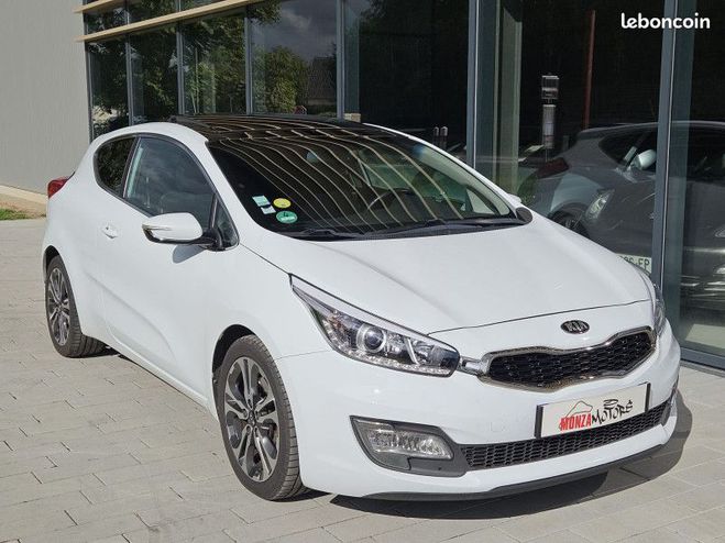 Kia ProCeed CEE'D 1.6 CRDI 128CH SPORT Blanc de 2015