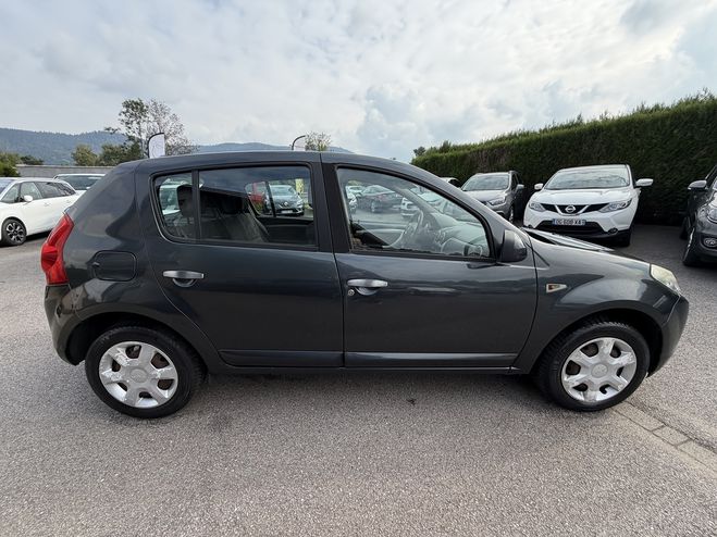 Dacia Sandero Dacia Sandero 1.4 MPI 75CH GPL AMBIANCE GRIS F de 2010