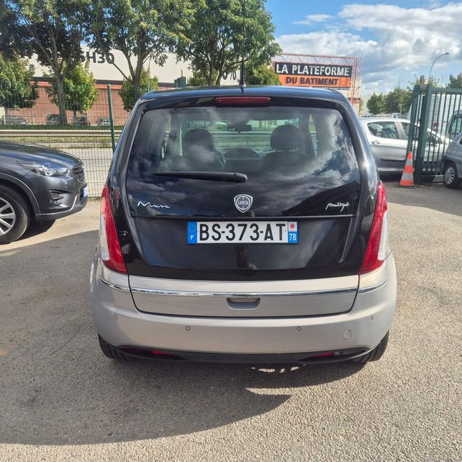 Lancia Musa (2) 1.3 MJT 90 PLATINO FIABLE Gris fonc de 2008
