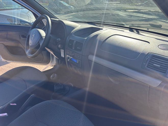 Renault Clio II (3) CAMPUS 1.2 60 ACCESS 5P Gris de 2010