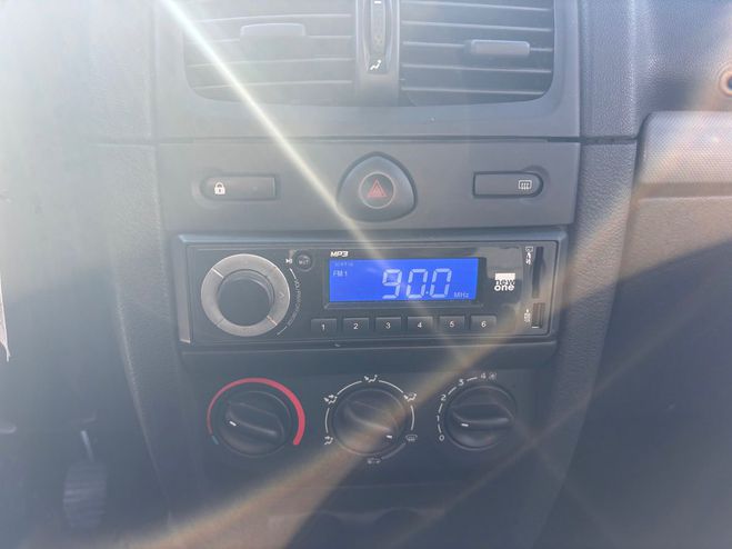 Renault Clio II (3) CAMPUS 1.2 60 ACCESS 5P Gris de 2010