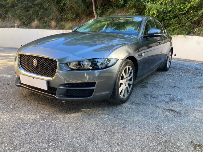 Jaguar XE  Gris pierre de 2015