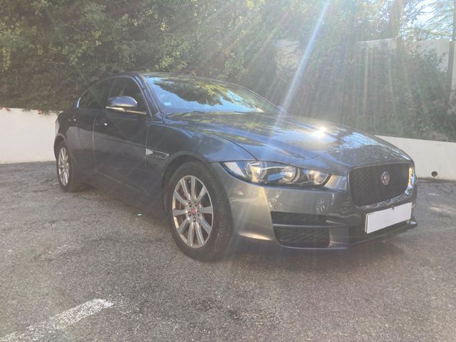 Jaguar XE  Gris pierre de 2015