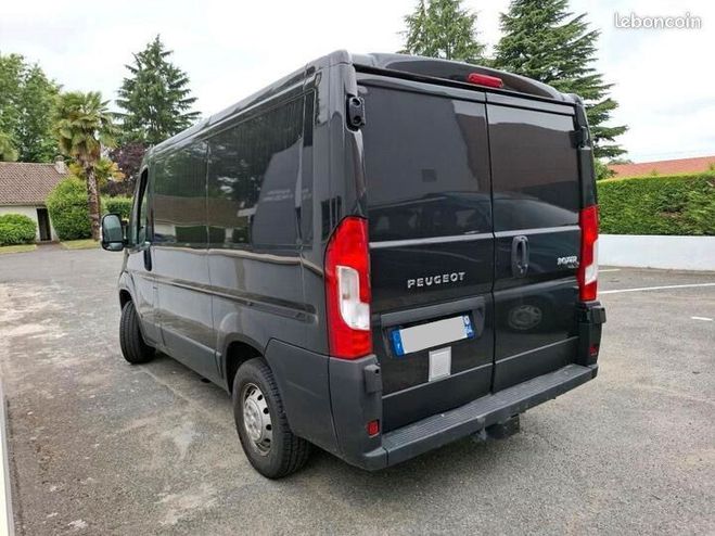 Peugeot Boxer 335 L3H3 2.2 BlueHDi S&S 120ch Asphalt Noir de 2022