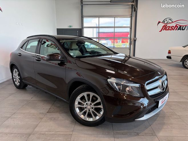 Mercedes Classe GLA Classe 220 CDi 4MATIC 7G-DCT 163cv-BVA-2 Marron de 2014