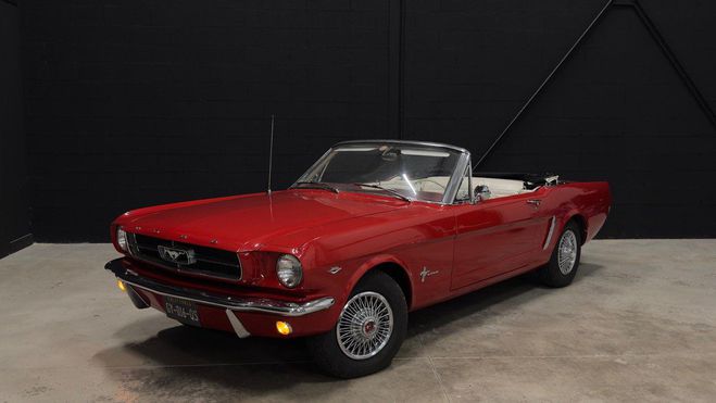 Ford Mustang Cabriolet 1965 V8 289 CI Rouge Verni de 1965