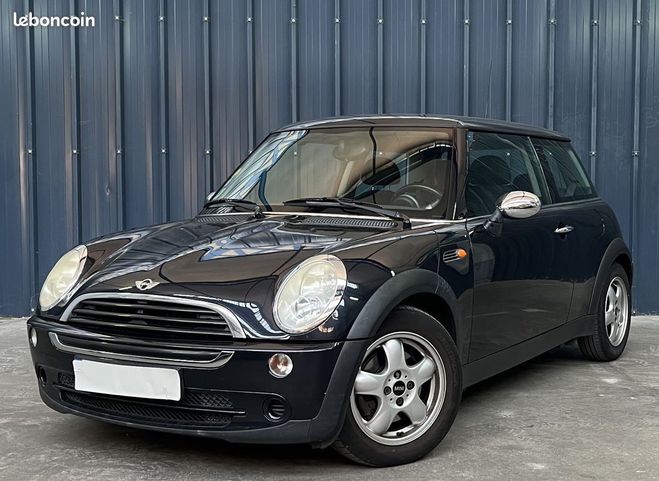 Cliquer pour voir la photo suivante Mini One 1.6L 90ch Essence R53 Garantie 1 An 2ème Noir de 2005