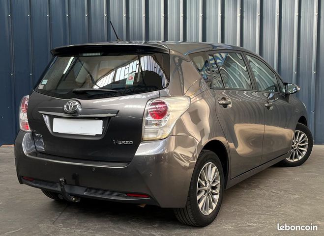 Toyota Verso 1,8i 147ch Camera de recul Rgulateur vi Gris de 2016