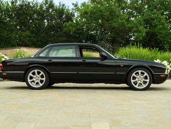  Voir d&eacute;tails -Jaguar XJR 2000 &agrave; Saint-Marcel-de-F�lines (42)