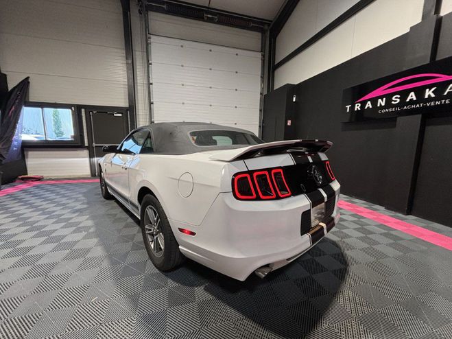 Ford Mustang V6 cabriolet Blanc de 2013
