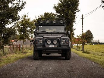  Voir détails -Land rover Defender 90 TD5 1-250 TOMB RAIDER LIMITED EDITION à Jabbeke (84)