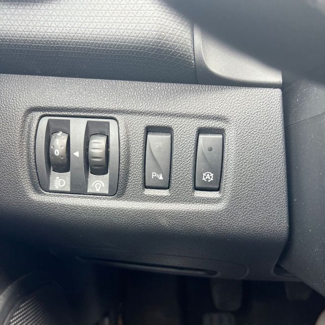 Renault Clio IV 1.5 DCI 90 ENERGY BUSINESS ECO2 82G Bleu clair de 2015