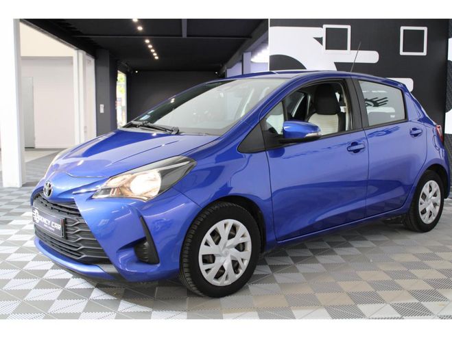 Toyota Yaris 1.0 - 70 VVT-i Ultimate - 1re main Suiv BLEU FONCE de 2020