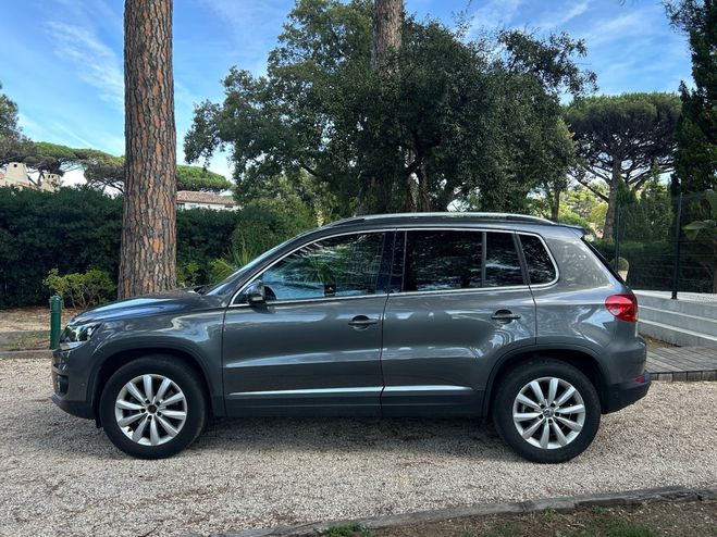 Volkswagen Tiguan 2.0 TDI 140 BlueMotion Sportline / 1RE  Gris de 2013