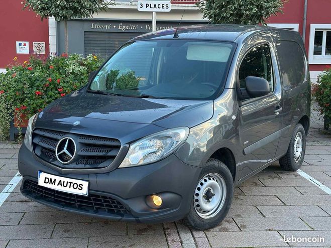 Mercedes Citan benz fourgon 109 cdi compact 2016 Gris de 2016